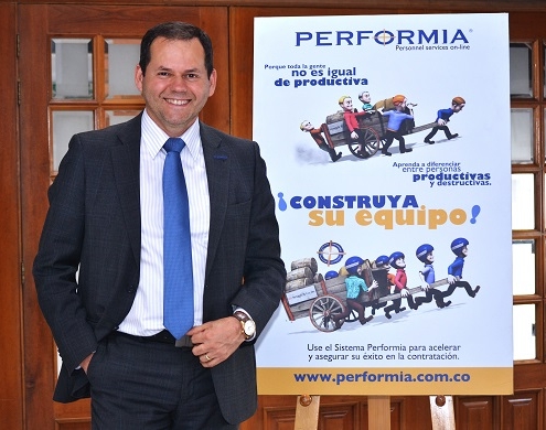 Jairo Pinilla Performia